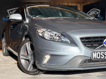 Used Volvo V40 2015 for sale - 76765350: Photo