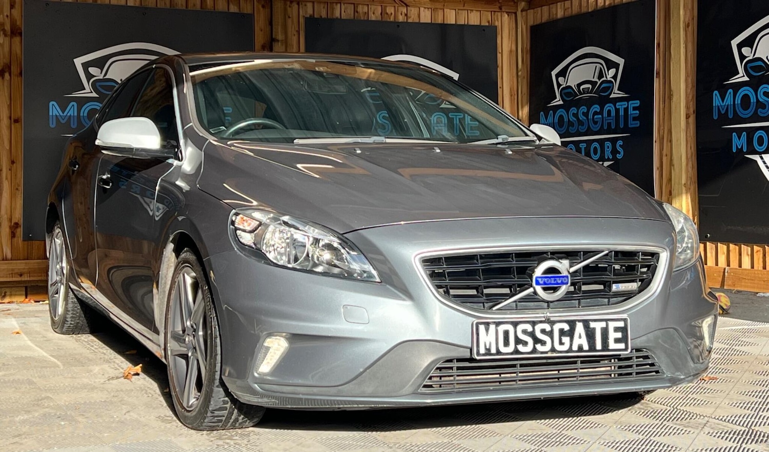 Used Volvo V40 2015 for sale - 76765350: Photo 3