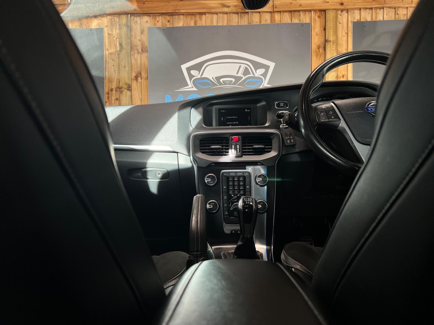 Used Volvo V40 2015 for sale - 76765350: Photo 36