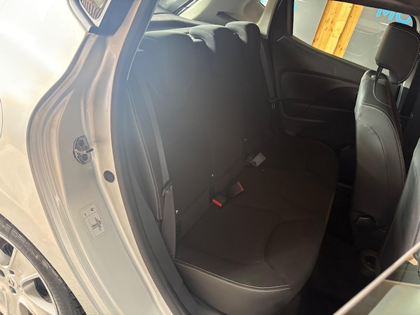 Used Renault Clio 2015 for sale - 76189450: Photo 18