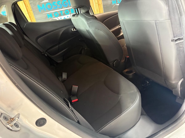 Used Renault Clio 2015 for sale - 76189450: Photo 19