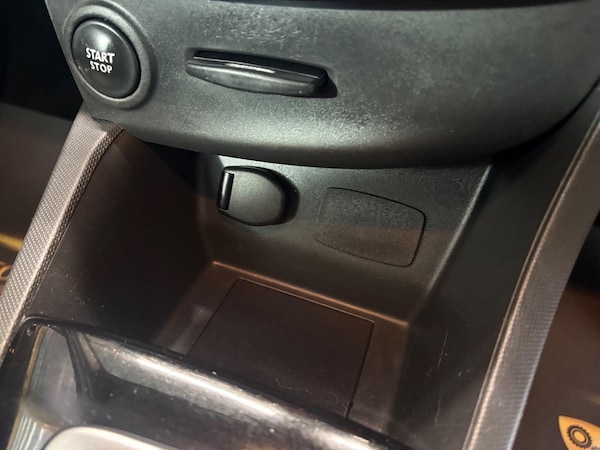 Used Renault Clio 2015 for sale - 76189450: Photo 21
