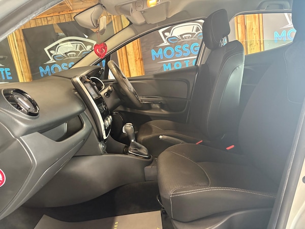 Used Renault Clio 2015 for sale - 76189450: Photo 29