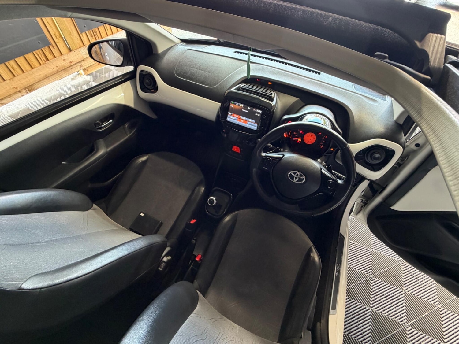 Used Toyota AYGO for sale - 78220230: Photo 14