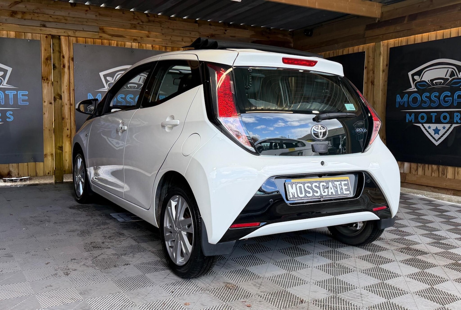 Used Toyota AYGO for sale - 78220230: Photo 4