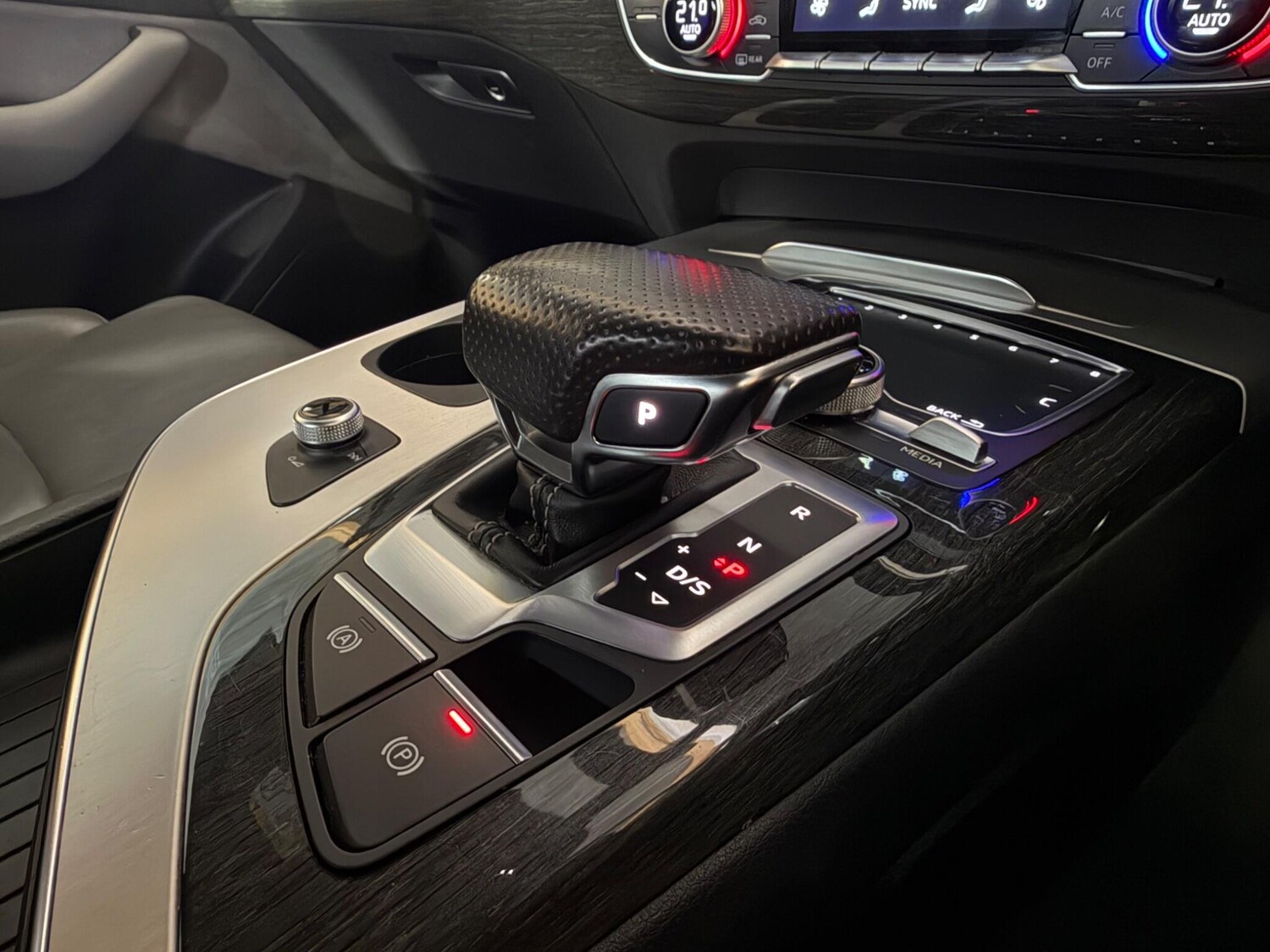 Used Audi Q7 2015 for sale - 77637698: Photo 12