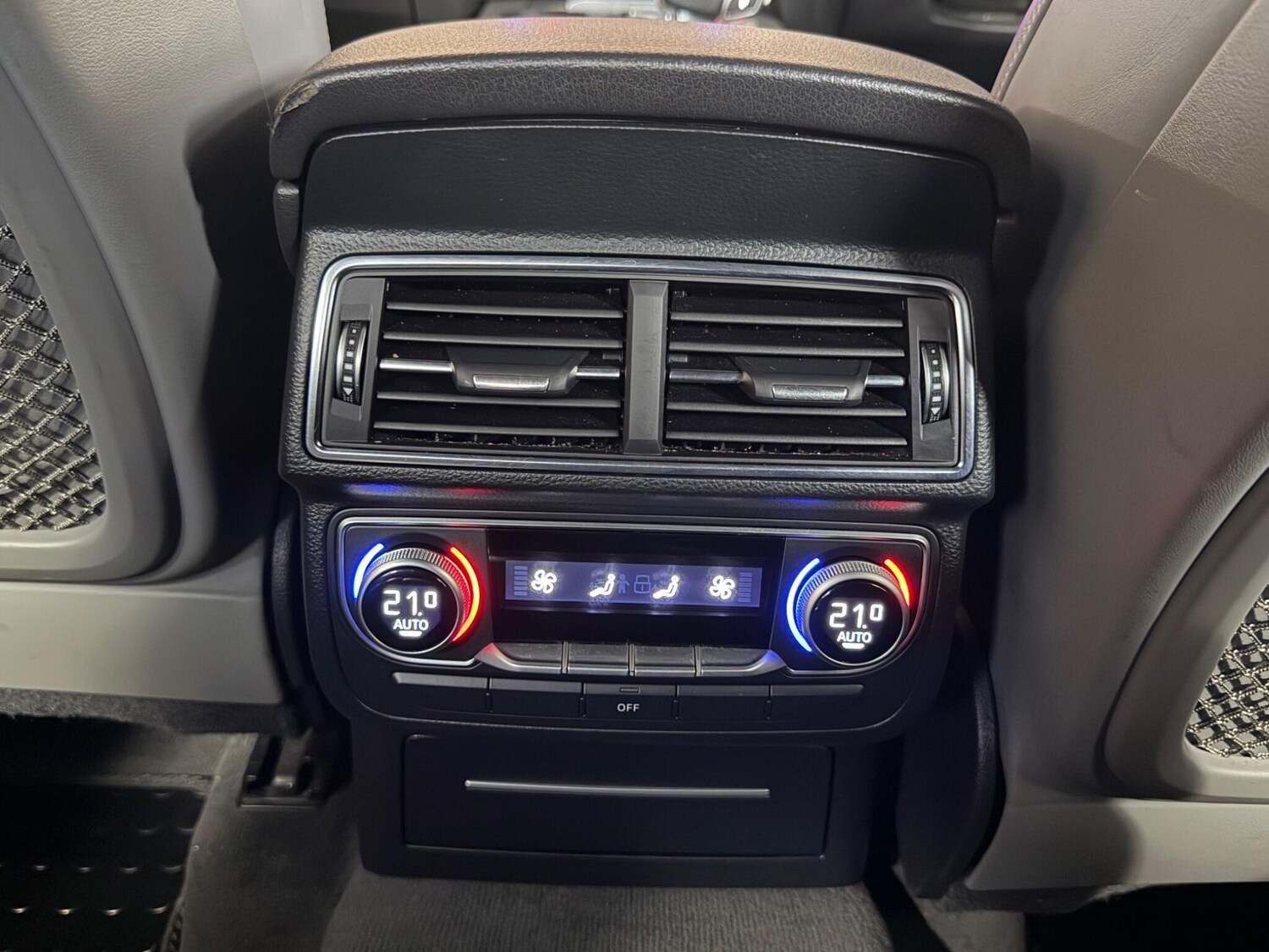 Used Audi Q7 2015 for sale - 77637698: Photo 44