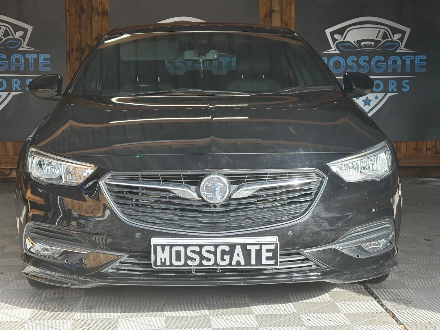 Used Vauxhall Insignia 2019 for sale - 76349163: Photo 2