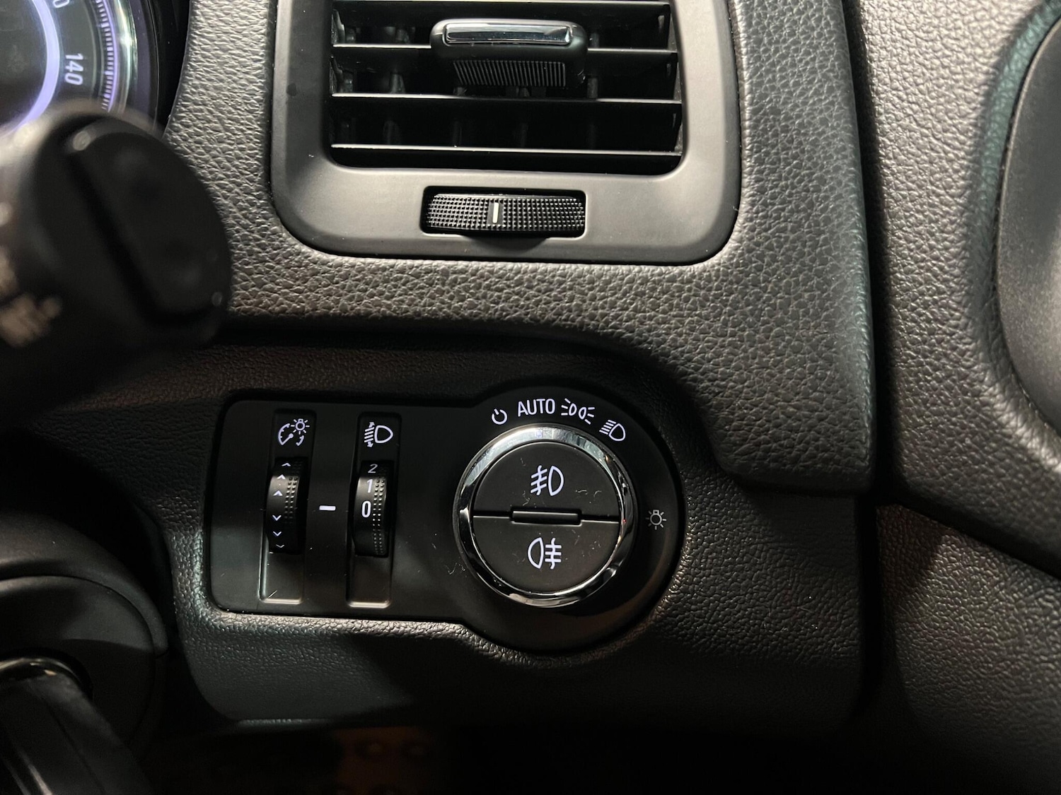 Used Vauxhall Insignia 2015 for sale - 76485437: Photo 19