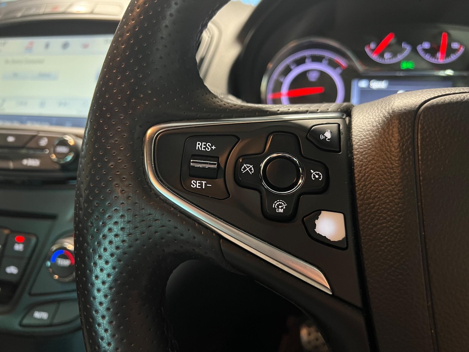 Used Vauxhall Insignia 2015 for sale - 76485437: Photo 21