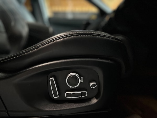 Used Jaguar E-Pace 2018 for sale - 75677851: Photo 19