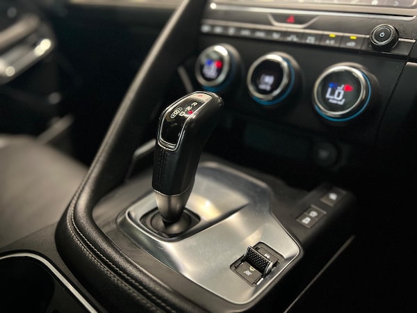 Used Jaguar E-Pace 2018 for sale - 75677851: Photo 41