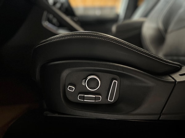 Used Jaguar E-Pace 2018 for sale - 75677851: Photo 47