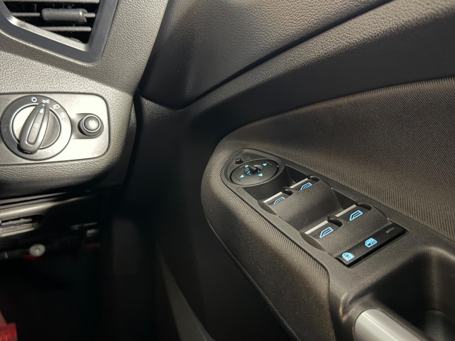 Used Ford Grand C-Max 2016 for sale - 77798998: Photo 28