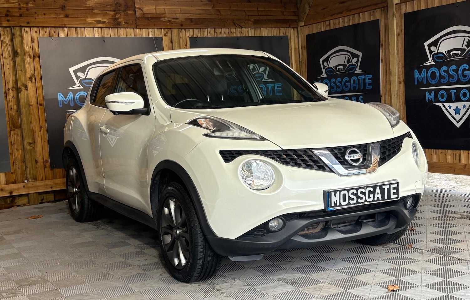 Used Nissan Juke 2015 for sale - 76572345: Photo 2