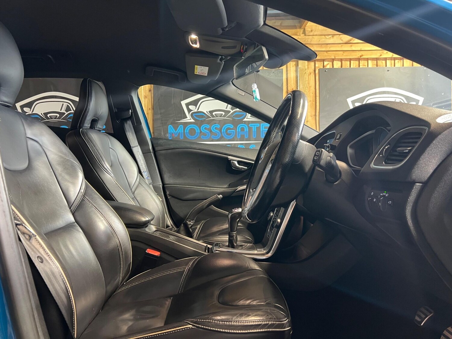 Used Volvo V40 2015 for sale - 77939778: Photo 14