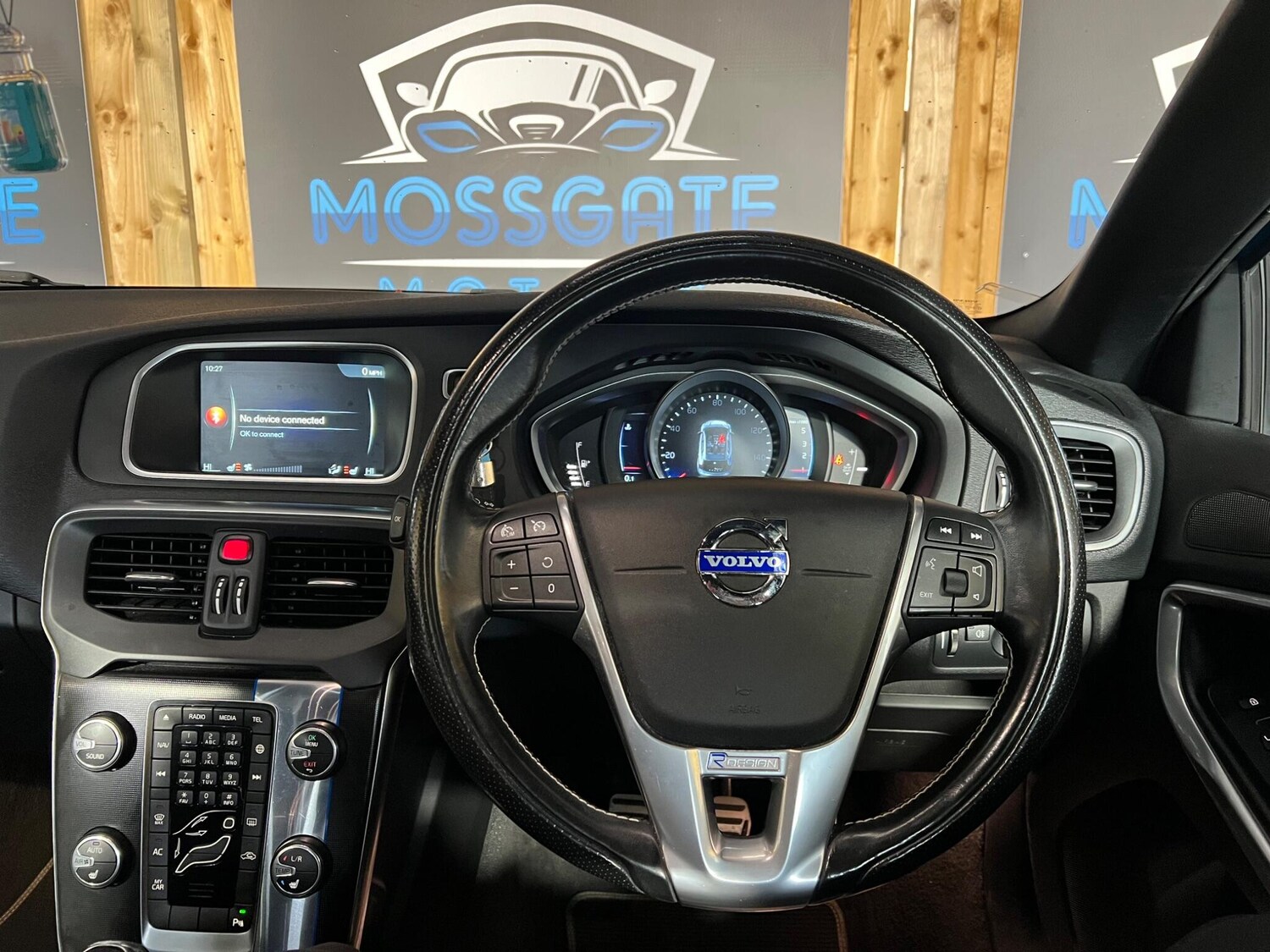 Used Volvo V40 2015 for sale - 77939778: Photo 17