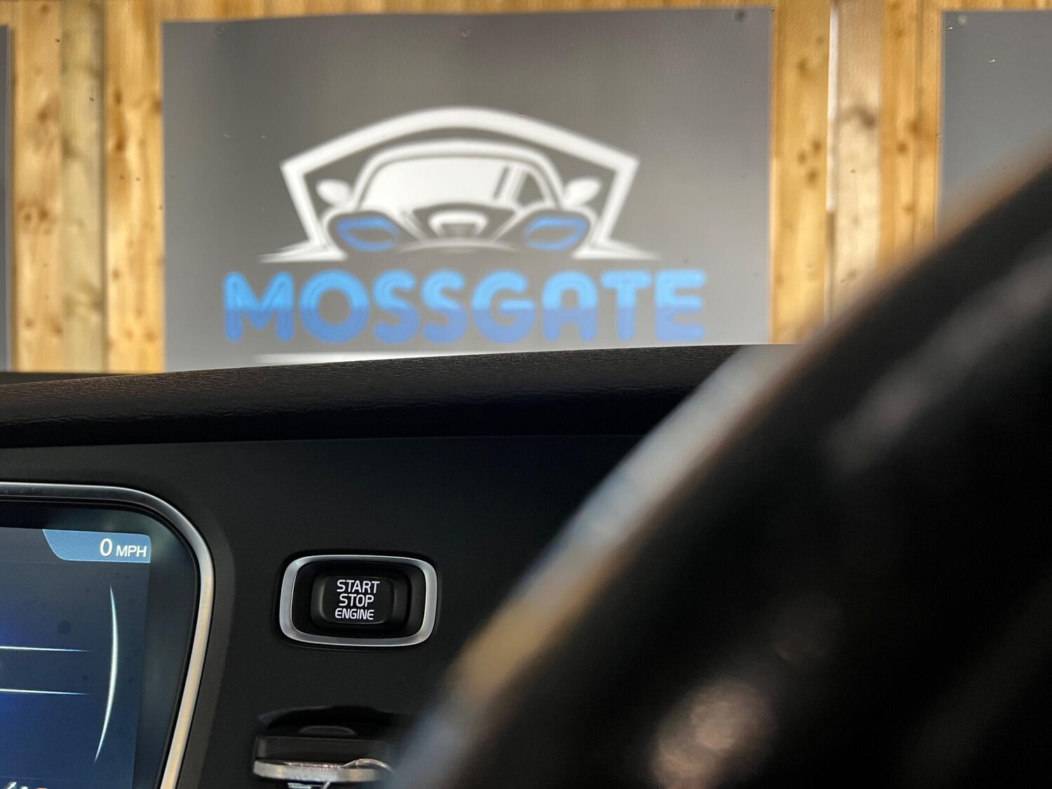 Used Volvo V40 2015 for sale - 77939778: Photo 22