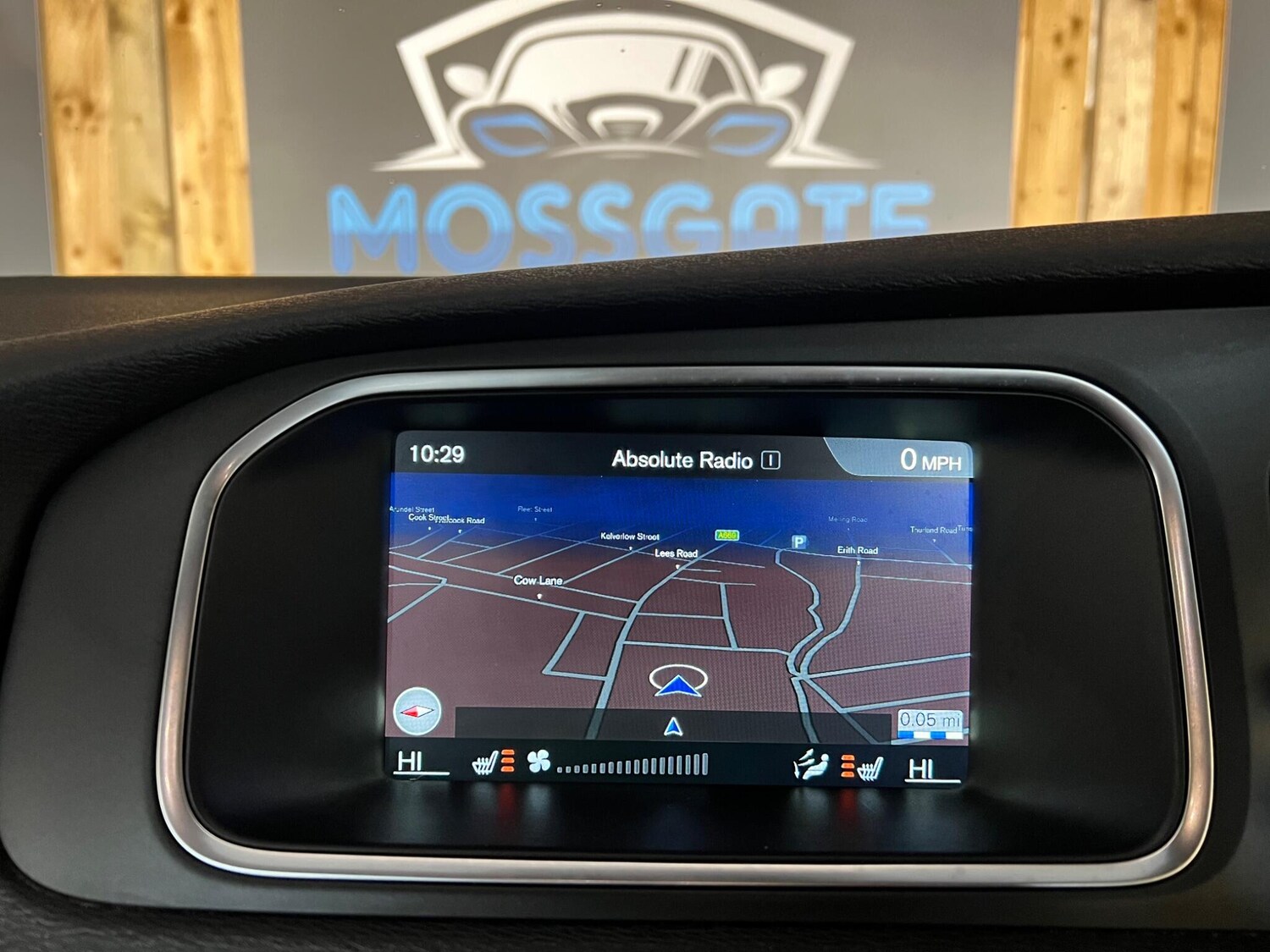 Used Volvo V40 2015 for sale - 77939778: Photo 25