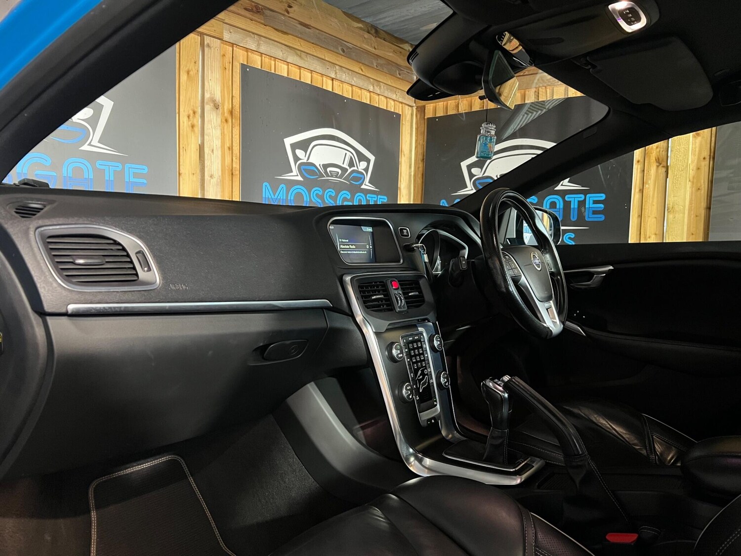 Used Volvo V40 2015 for sale - 77939778: Photo 29