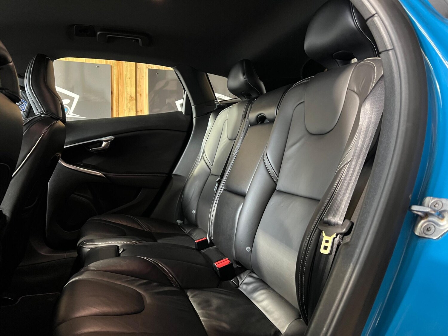 Used Volvo V40 2015 for sale - 77939778: Photo 35