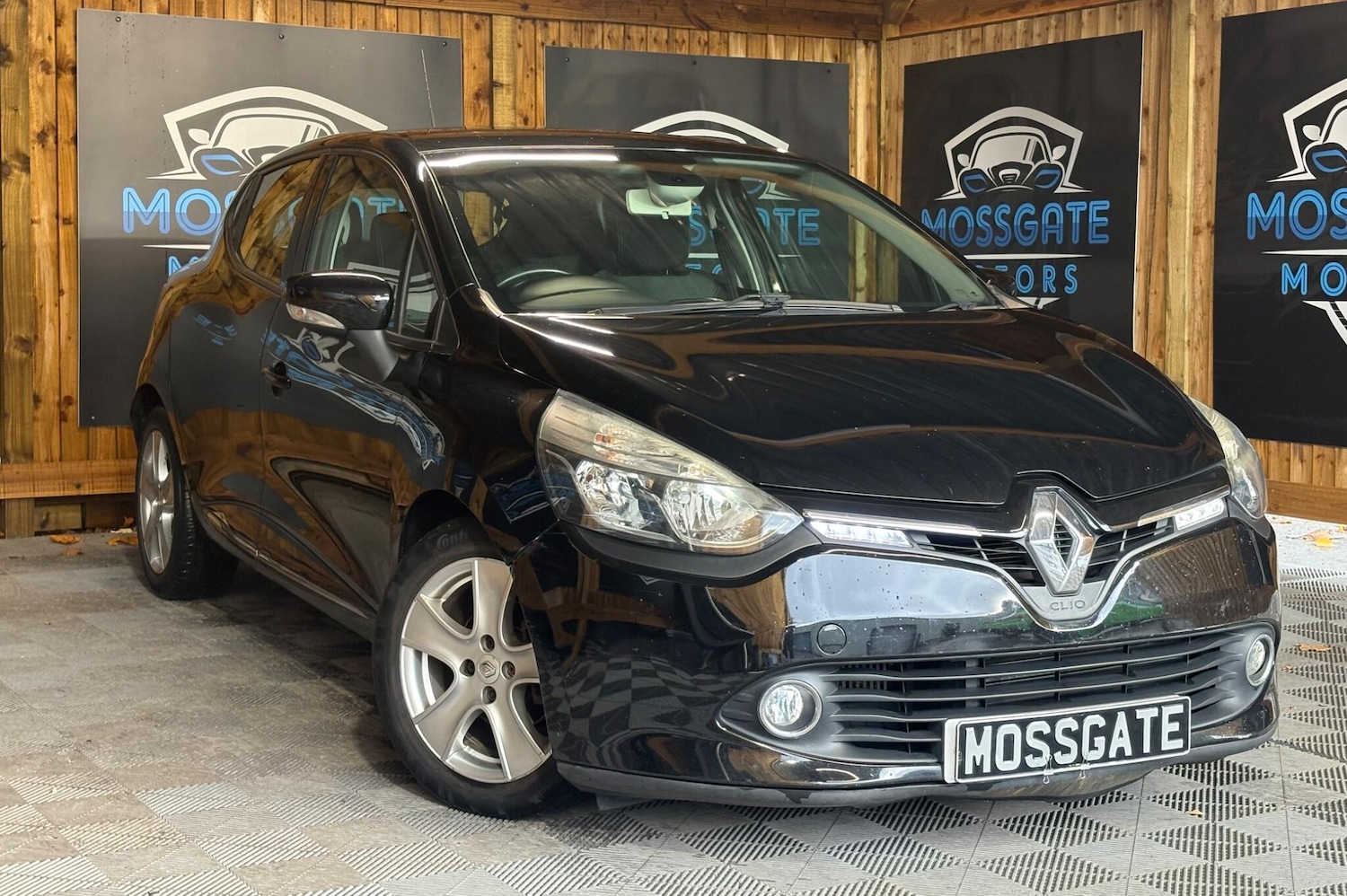 Used Renault Clio 2015 for sale - 76370871: Photo 1