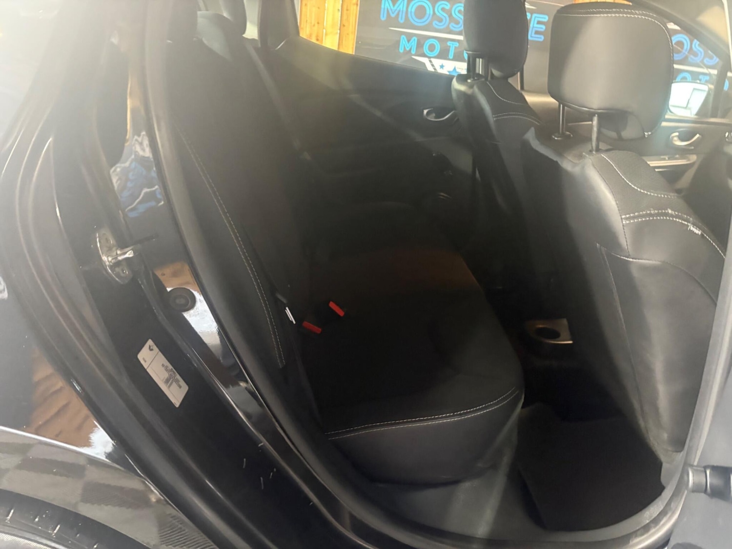 Used Renault Clio 2015 for sale - 76370871: Photo 15