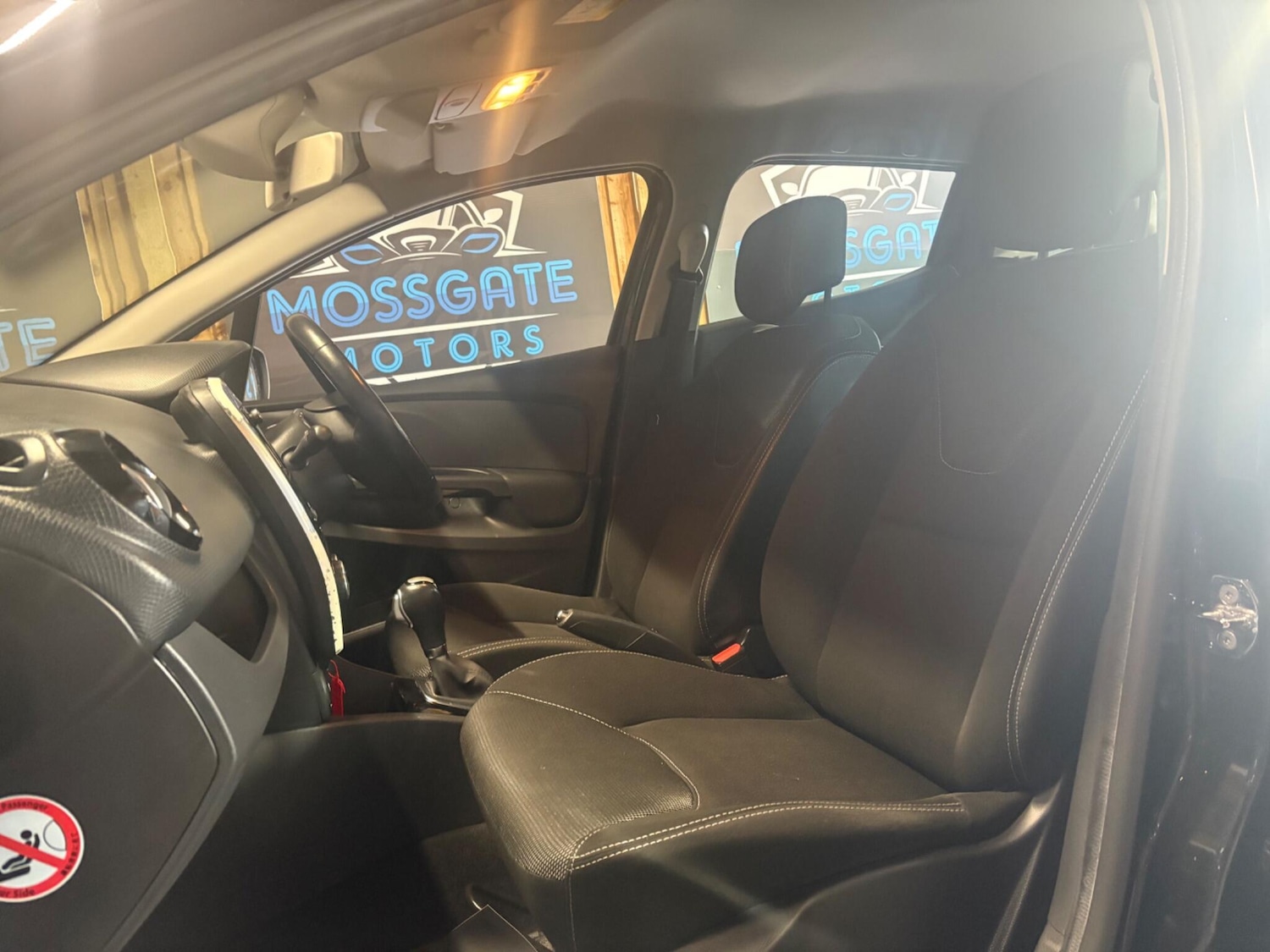 Used Renault Clio 2015 for sale - 76370871: Photo 22