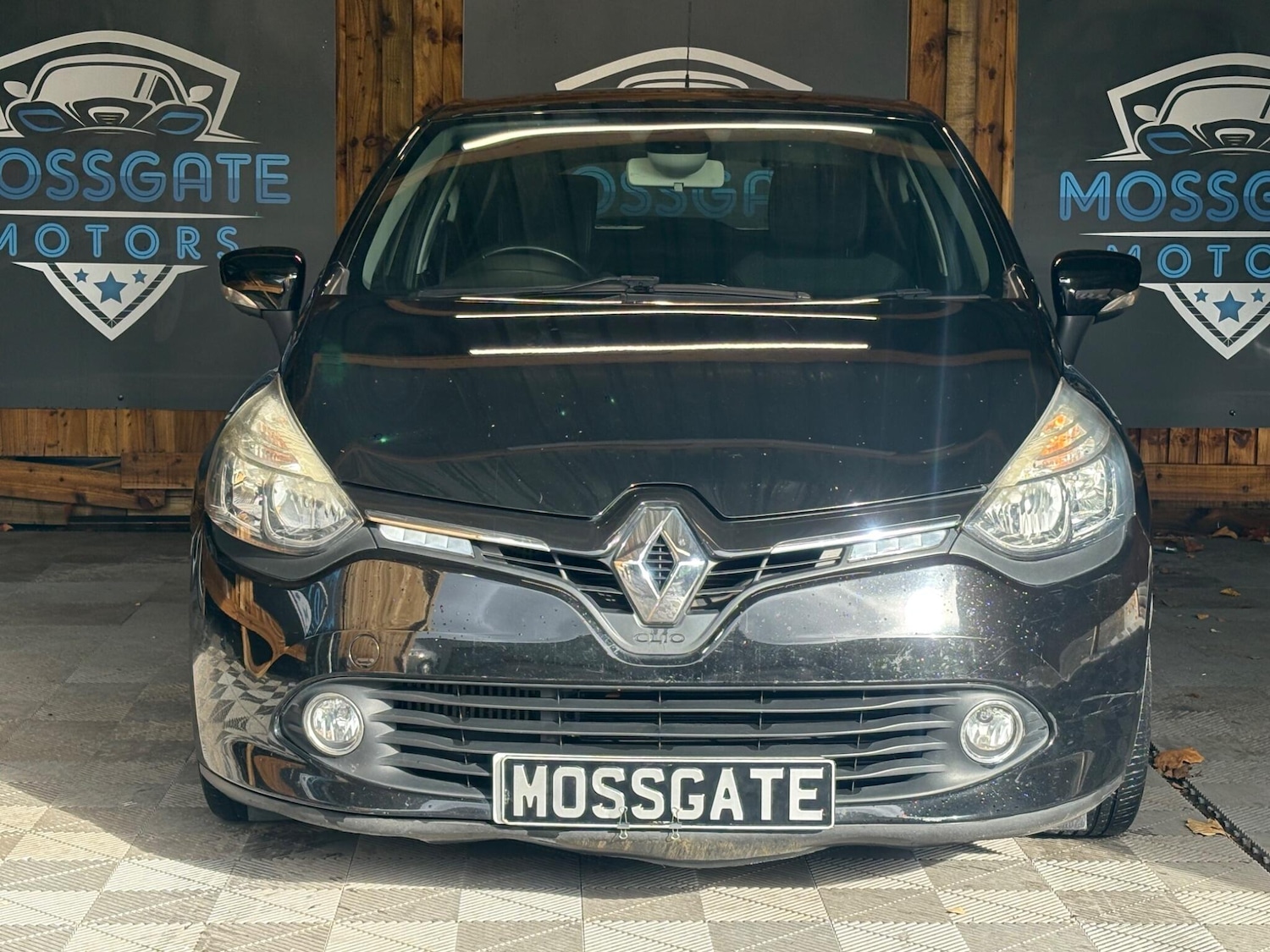 Used Renault Clio 2015 for sale - 76370871: Photo 4