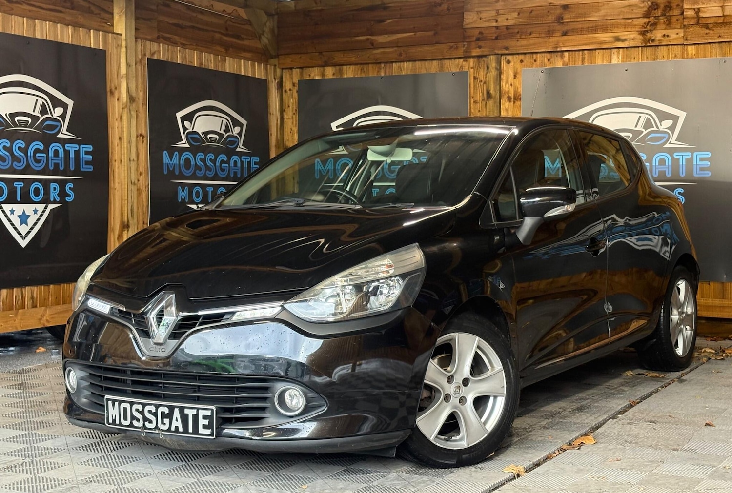 Used Renault Clio 2015 for sale - 76370871: Photo 5