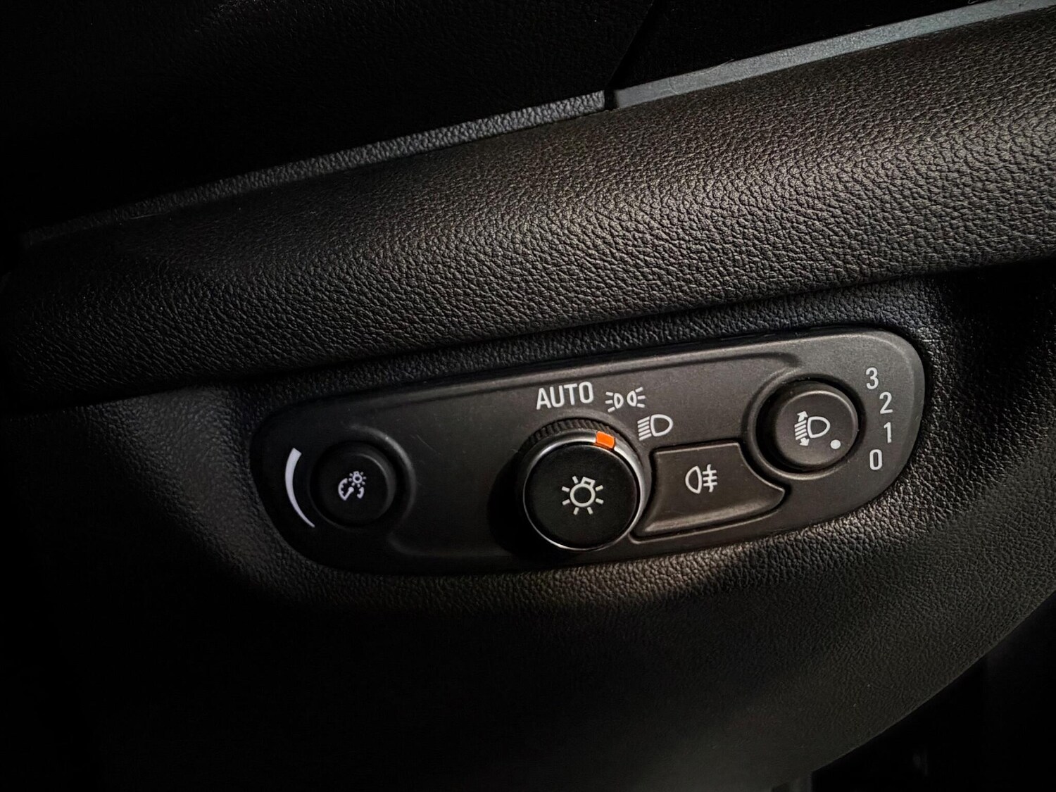 Used Vauxhall Insignia 2018 for sale - 76913903: Photo 41