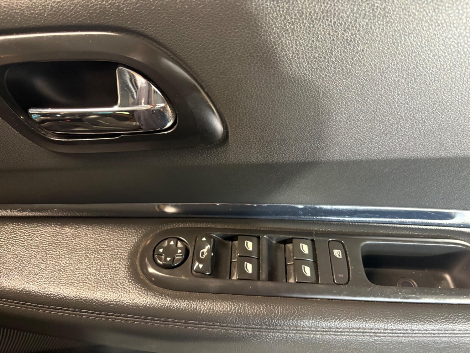 Used Peugeot 3008 2016 for sale - 76136073: Photo 36