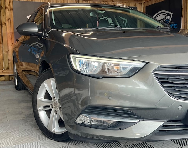 Used Vauxhall Insignia 2019 for sale - 76227382: Photo 2