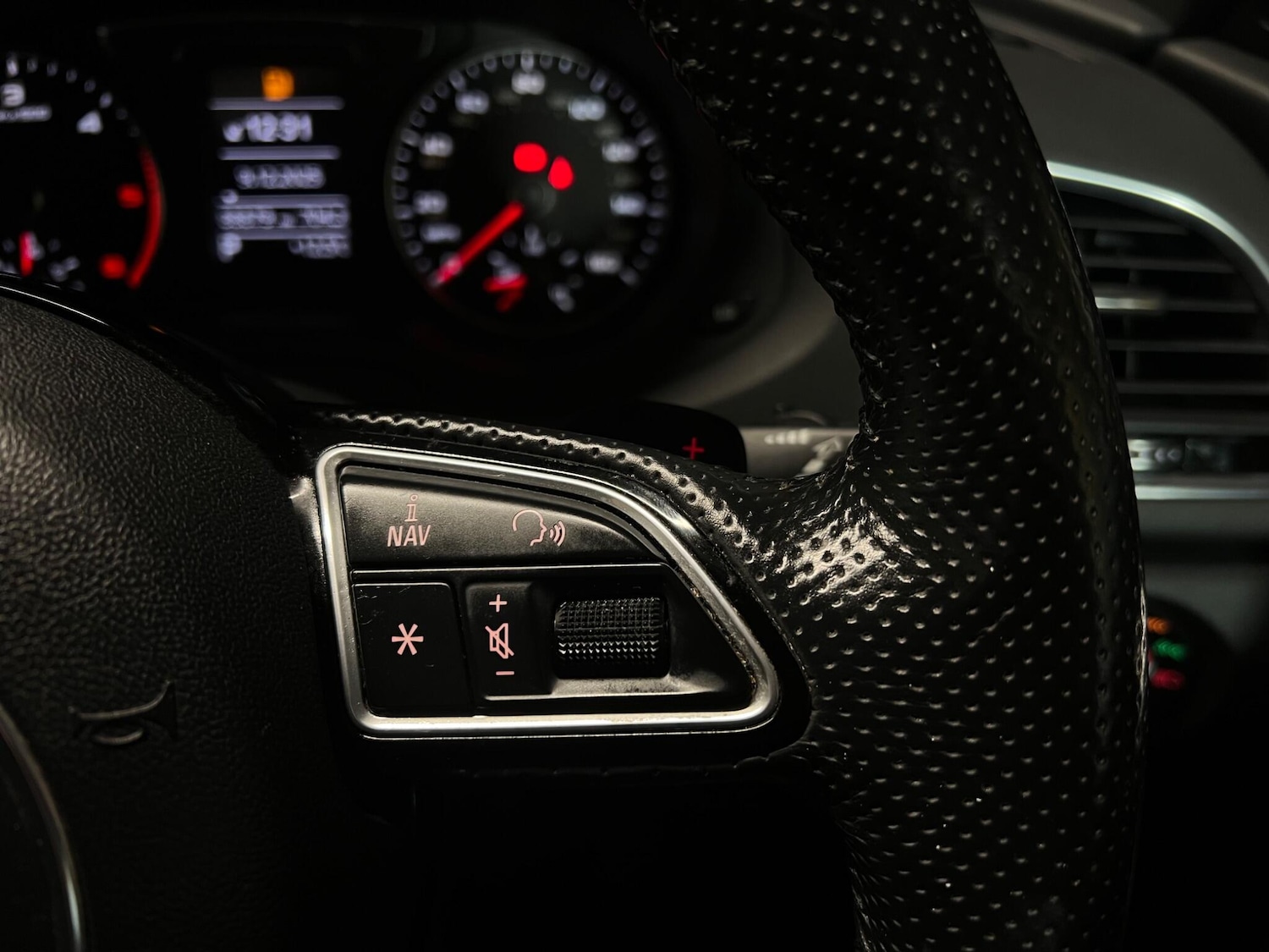 Used Audi Q3 2016 for sale - 76886607: Photo 21