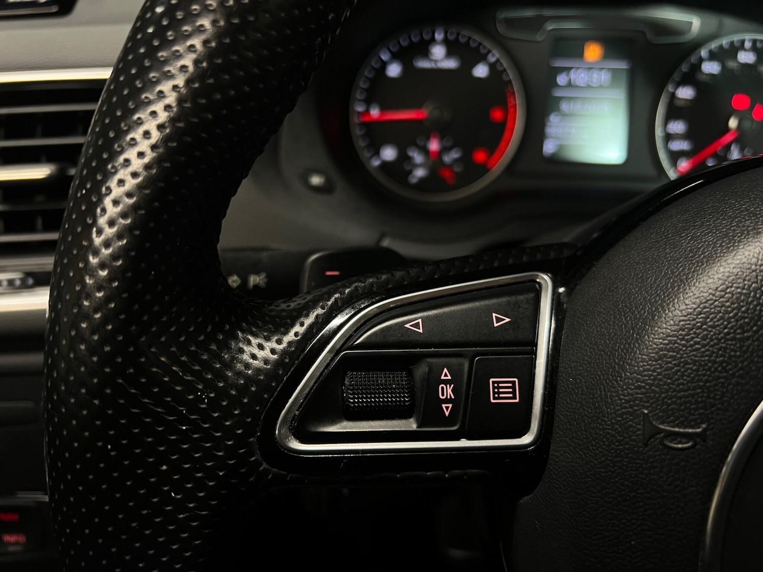 Used Audi Q3 2016 for sale - 76886607: Photo 22