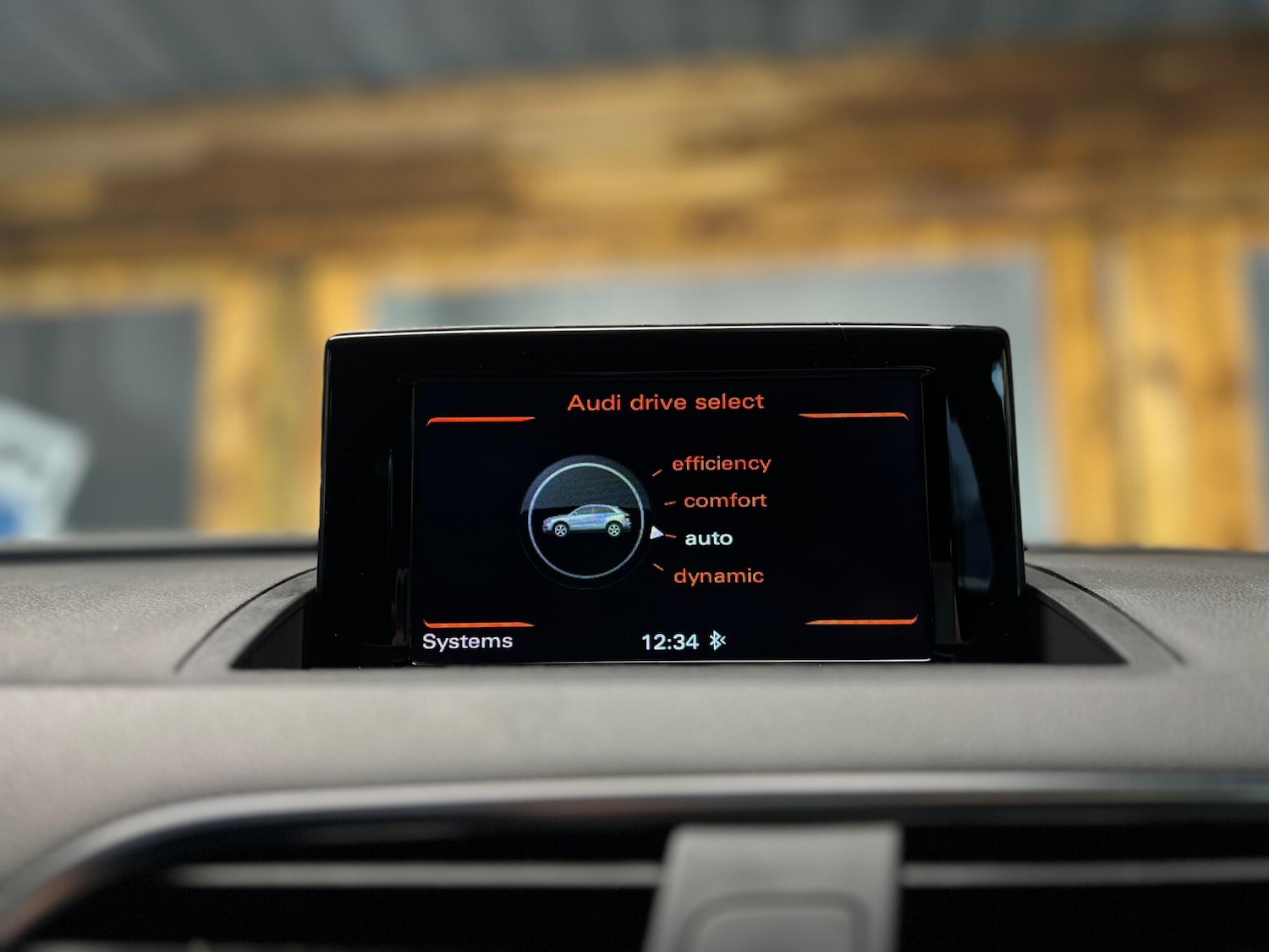 Used Audi Q3 2016 for sale - 76886607: Photo 30