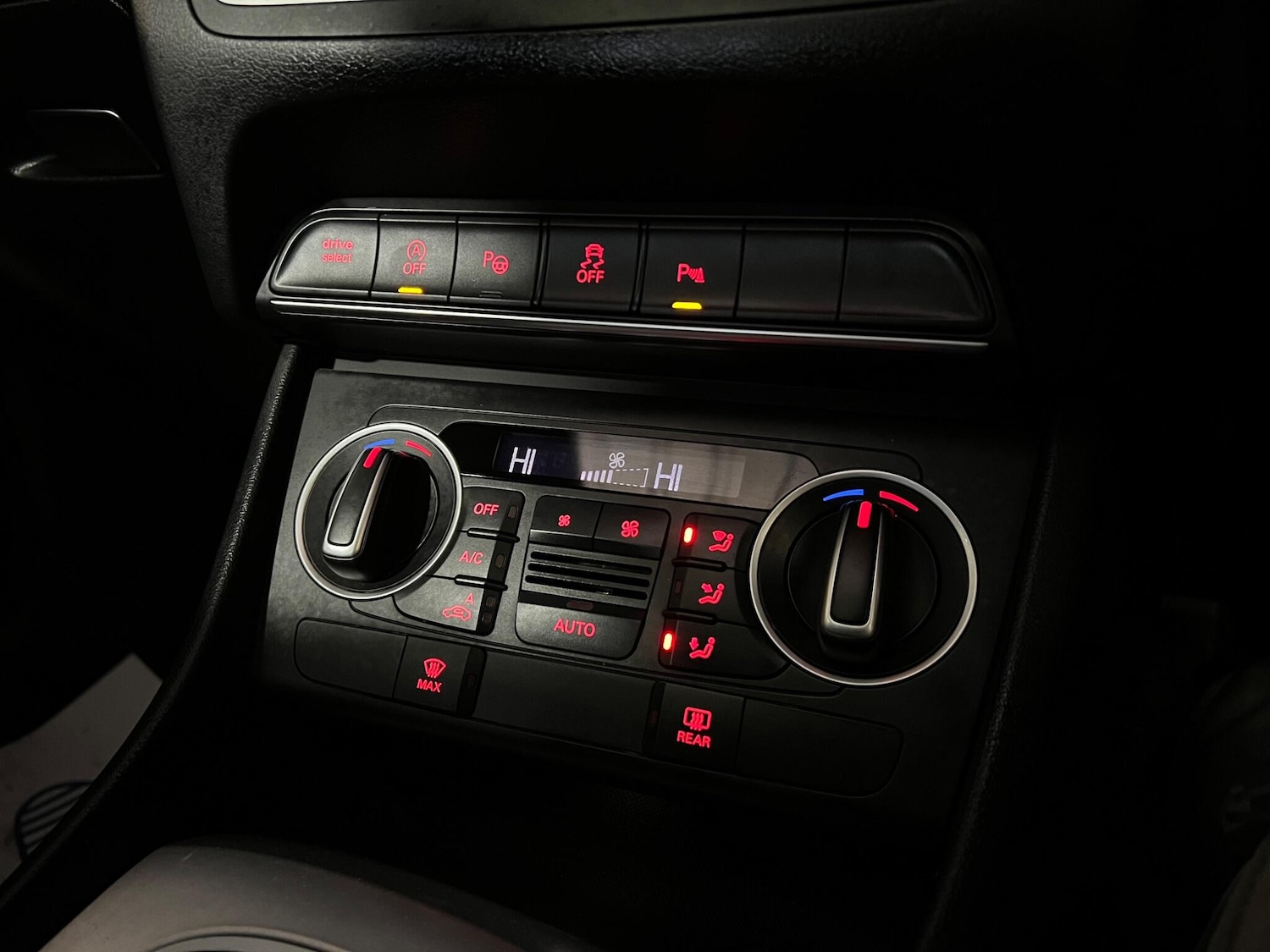 Used Audi Q3 2015 for sale - 77315020: Photo 32