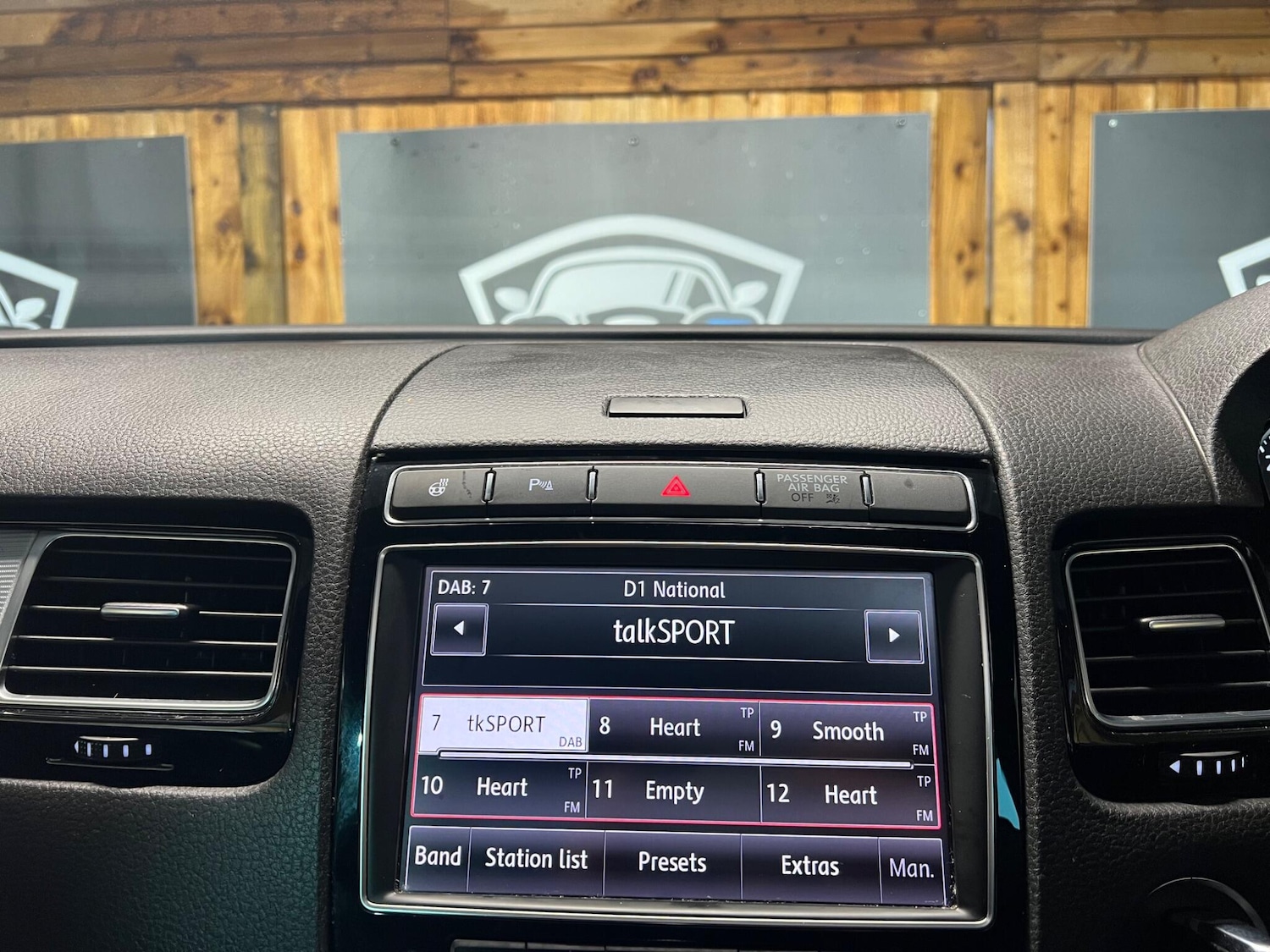 Used Volkswagen Touareg 2017 for sale - 76832716: Photo 27