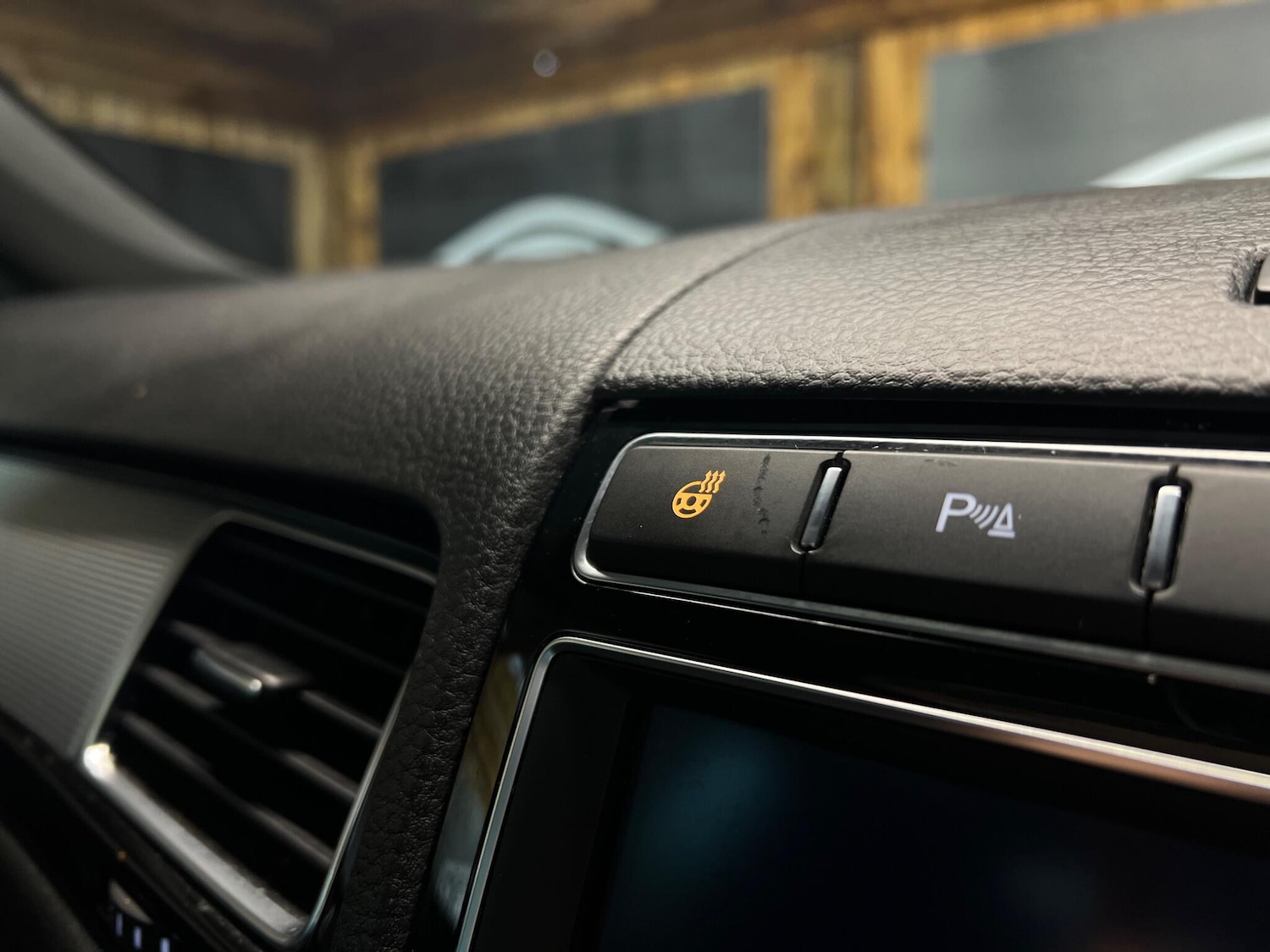 Used Volkswagen Touareg 2017 for sale - 76832716: Photo 29