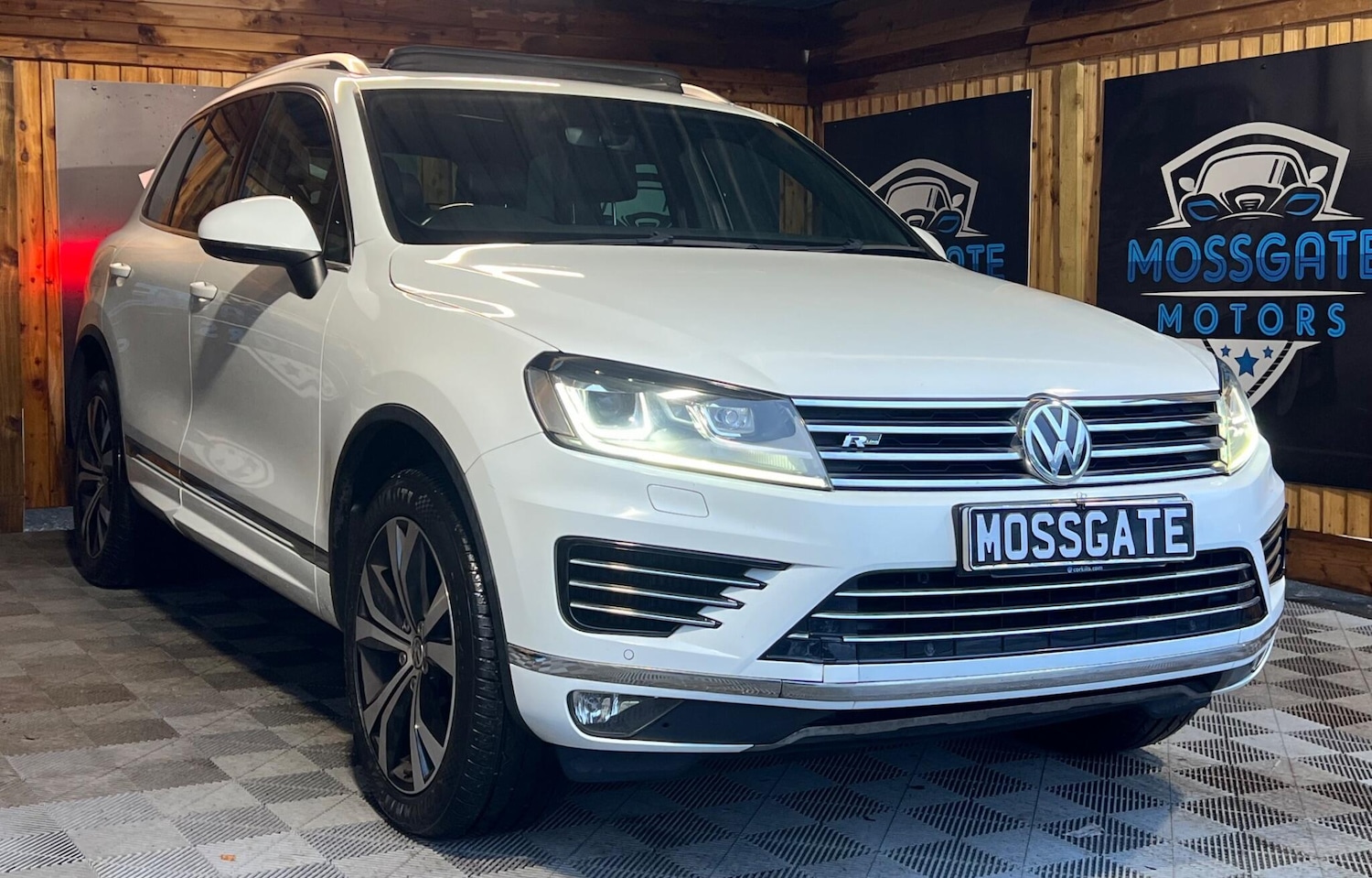 Used Volkswagen Touareg 2017 for sale - 76832716: Photo 3