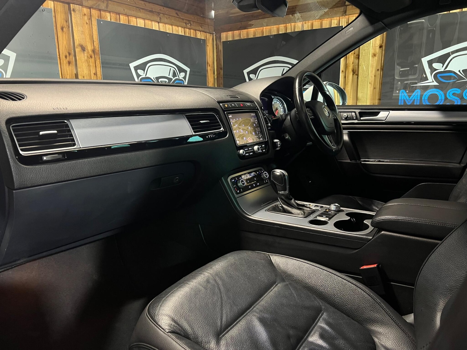 Used Volkswagen Touareg 2017 for sale - 76832716: Photo 33