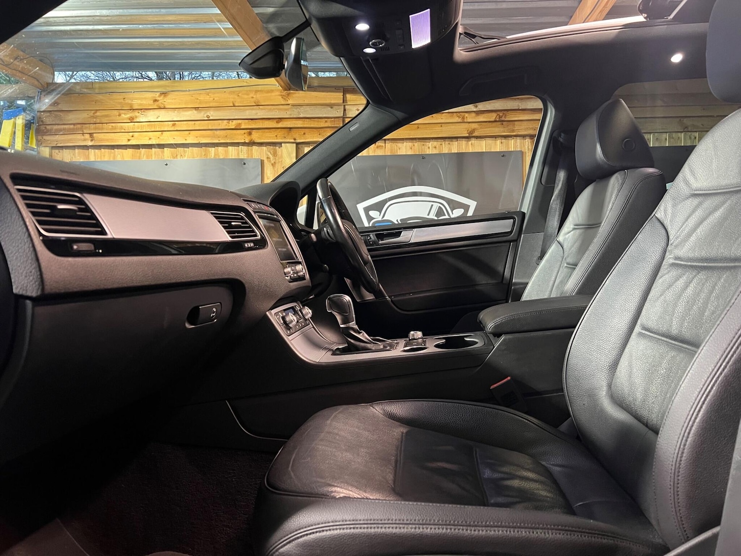 Used Volkswagen Touareg 2017 for sale - 76832716: Photo 34