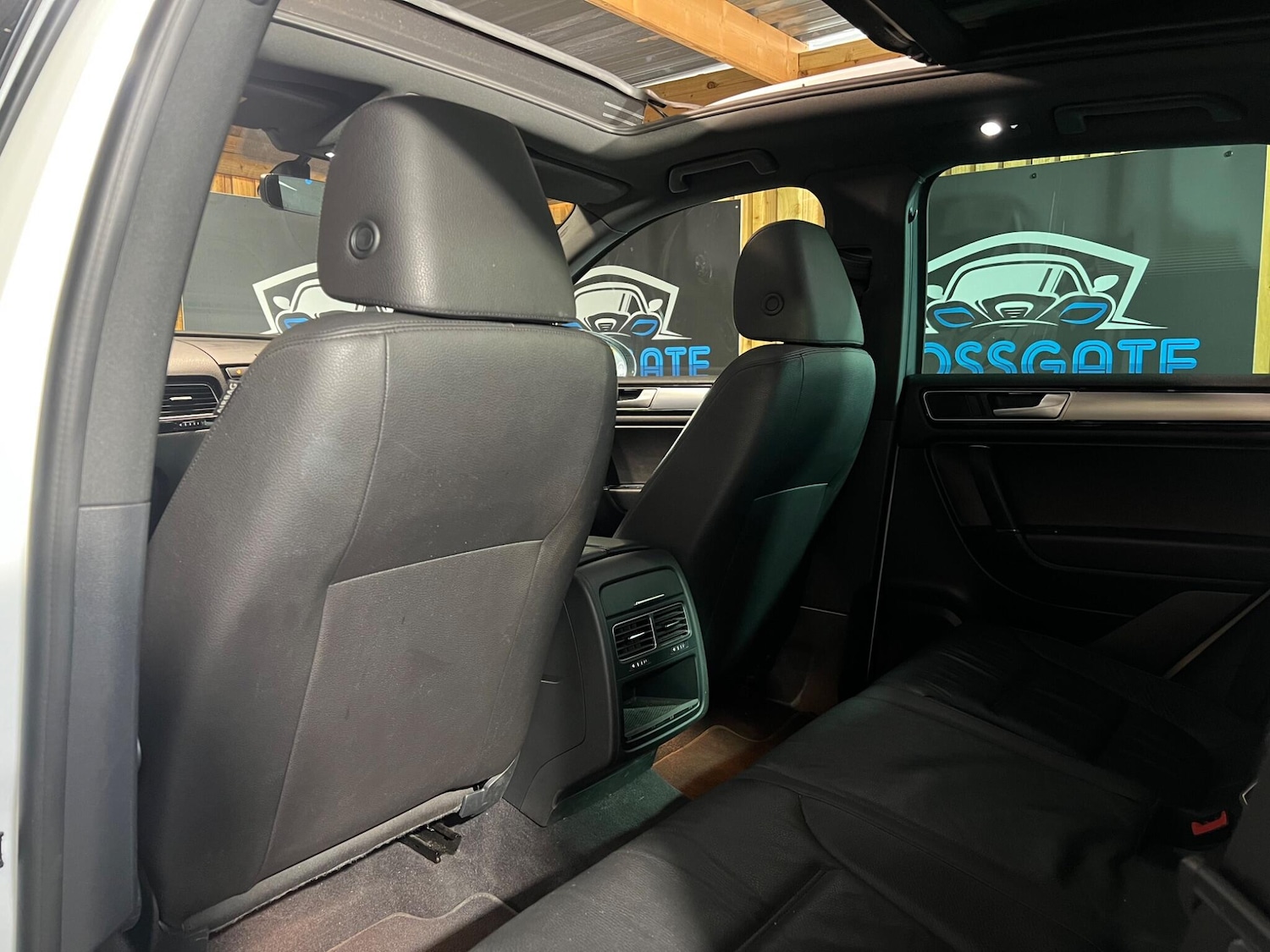 Used Volkswagen Touareg 2017 for sale - 76832716: Photo 37