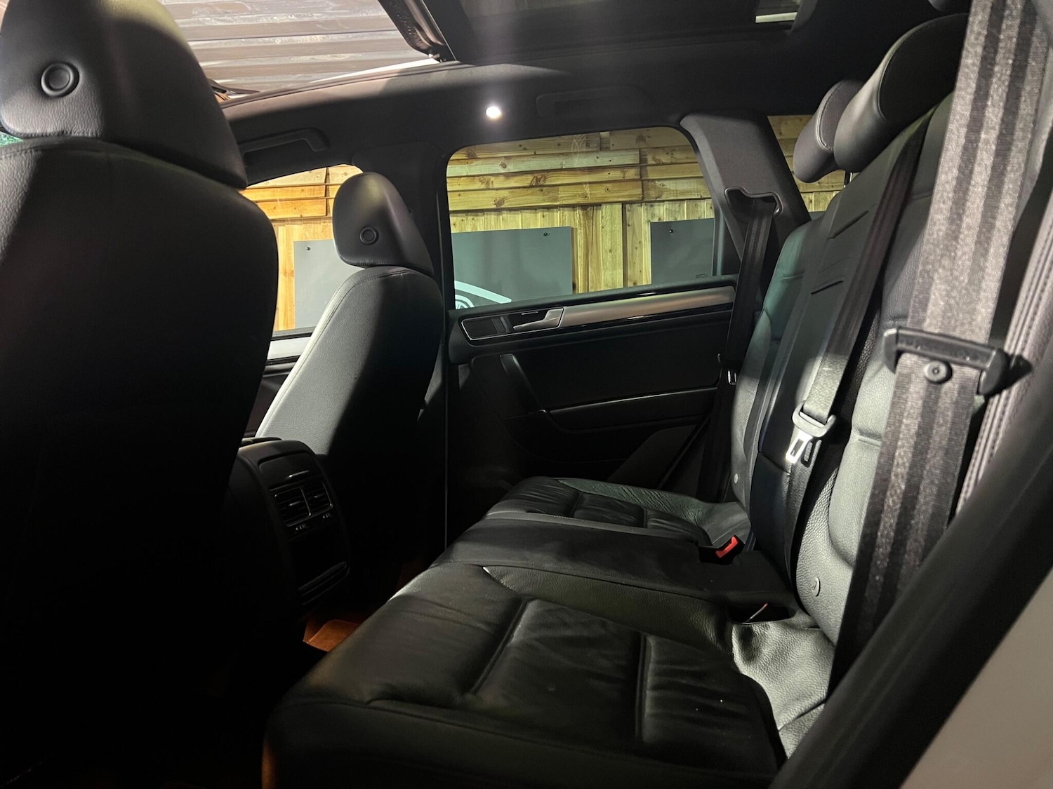 Used Volkswagen Touareg 2017 for sale - 76832716: Photo 38