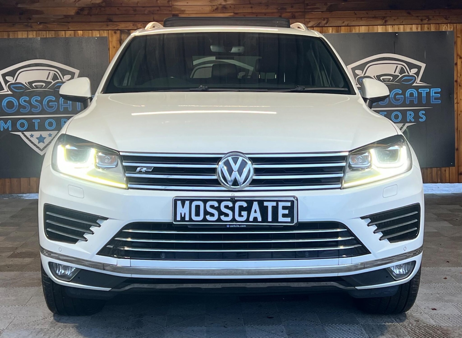 Used Volkswagen Touareg 2017 for sale - 76832716: Photo 4