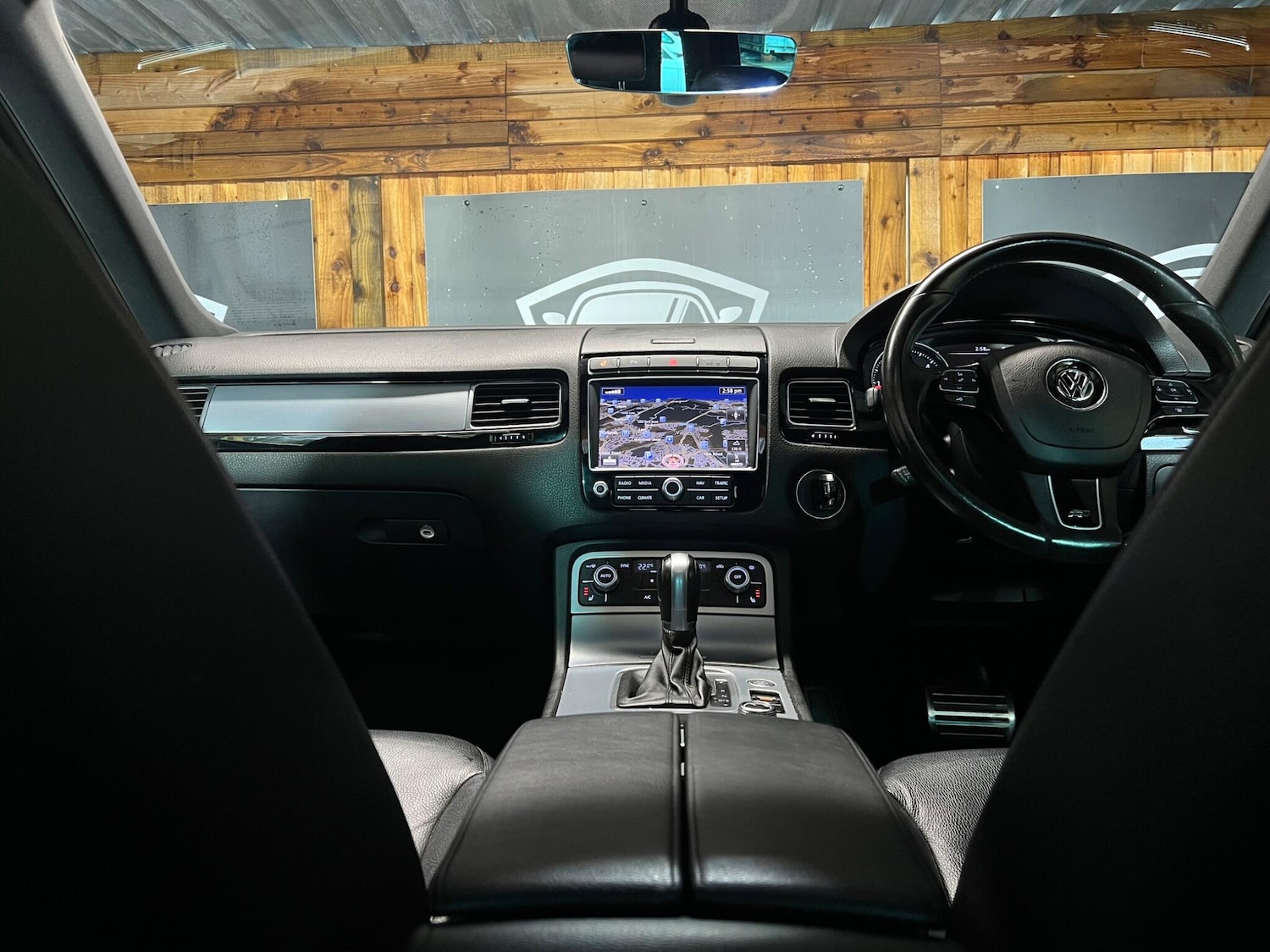 Used Volkswagen Touareg 2017 for sale - 76832716: Photo 41