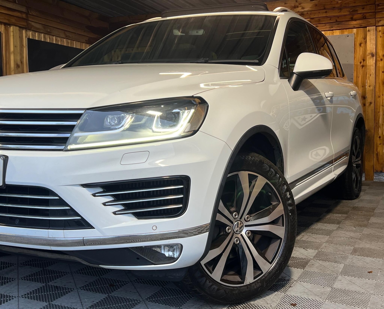 Used Volkswagen Touareg 2017 for sale - 76832716: Photo 6