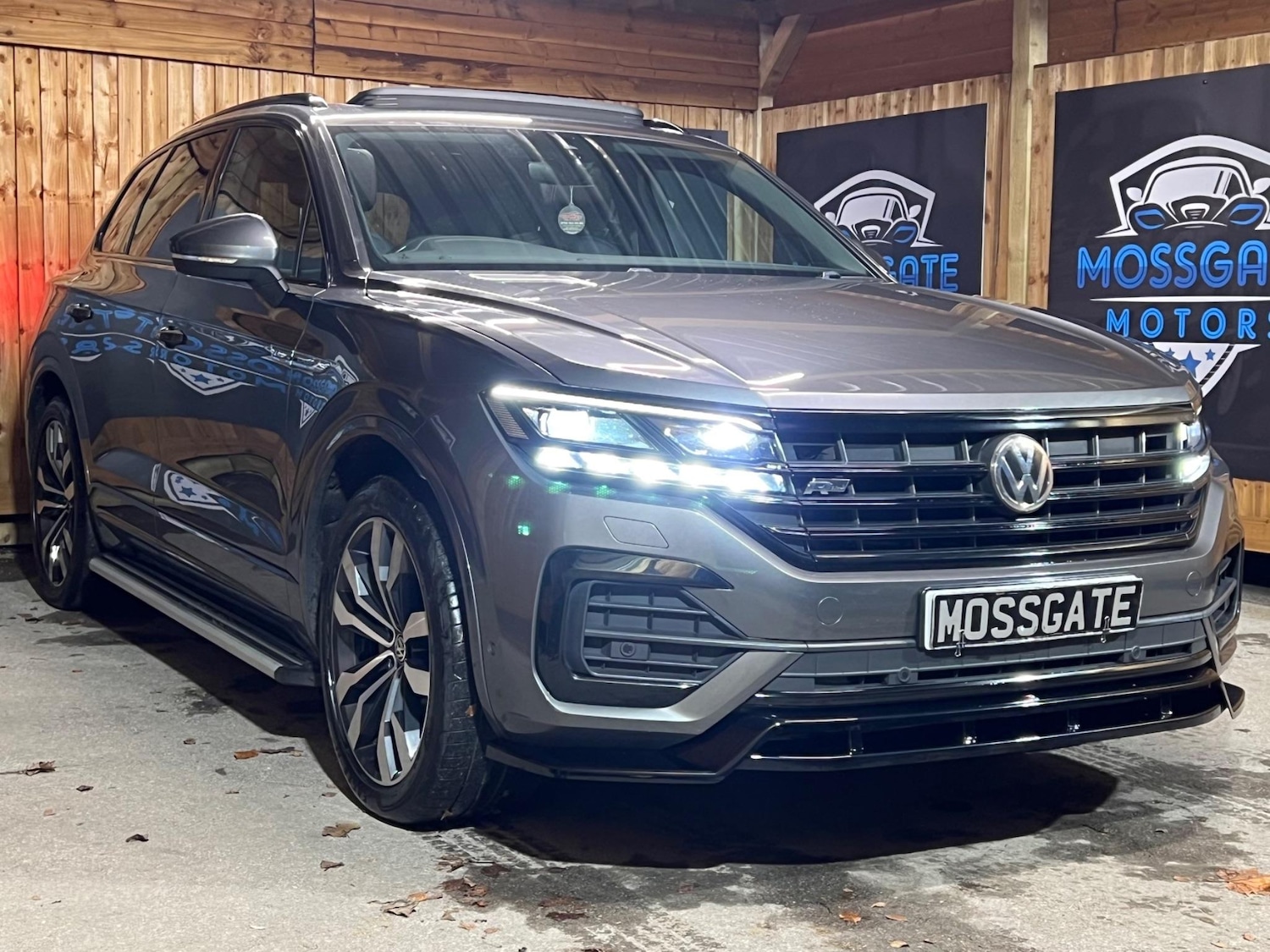 Used Volkswagen Touareg for sale - 76409472: Photo 1