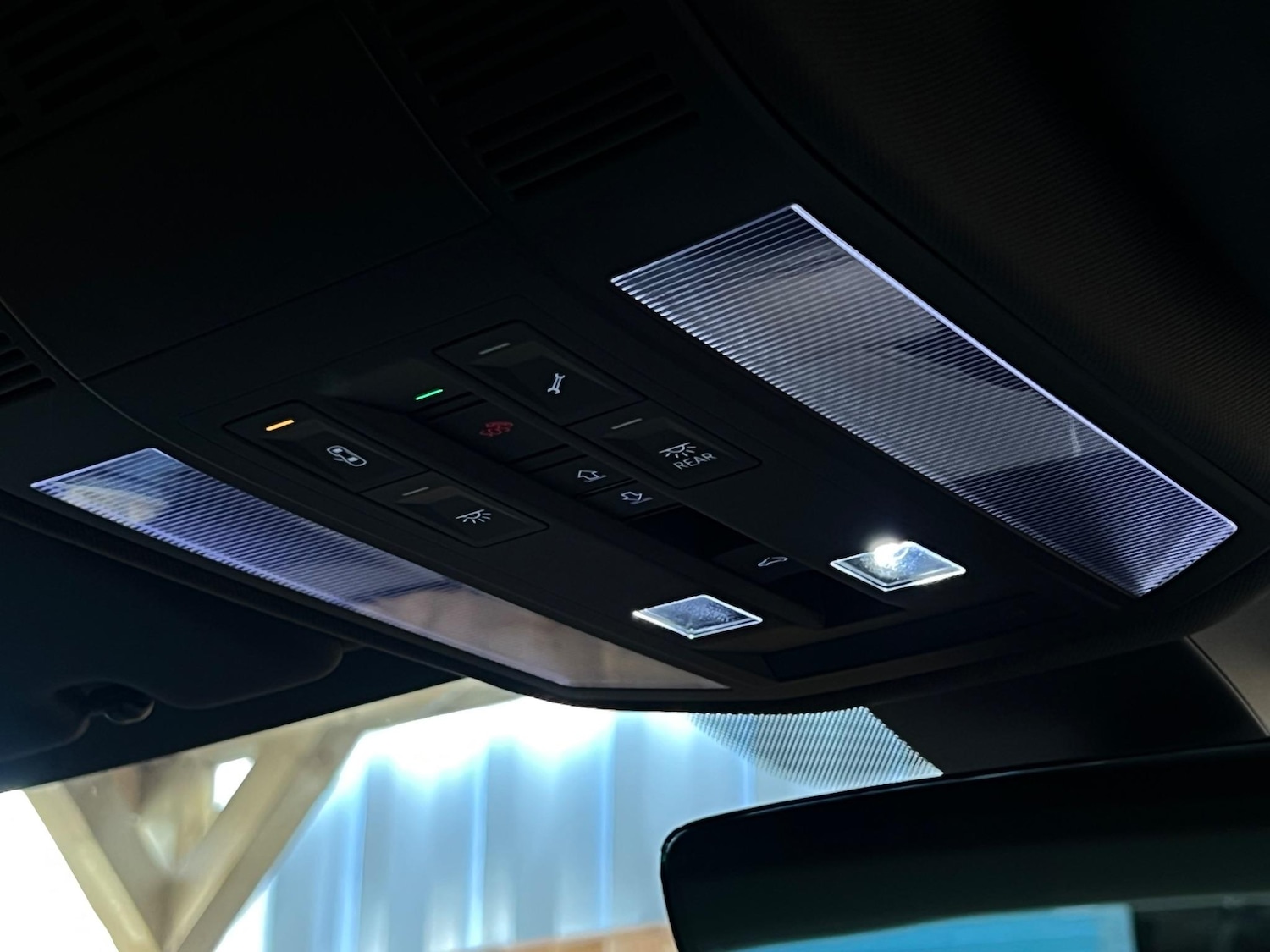 Used Volkswagen Touareg for sale - 76409472: Photo 100