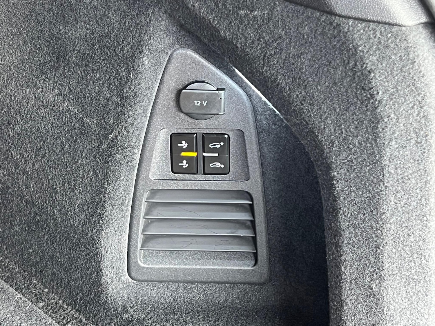 Used Volkswagen Touareg for sale - 76409472: Photo 17